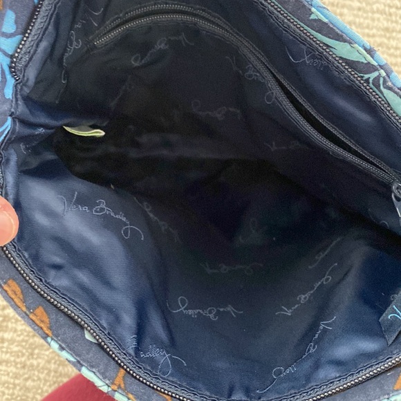 Vera Bradley quilted blue floral large crossbody - Picture 4 of 5